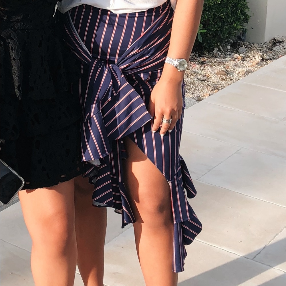 Voluminous Ruffled Striped Skirt - Picture 4 of 4